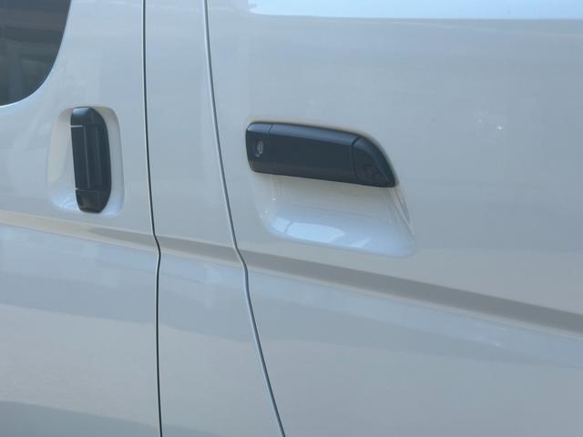 ハイエースバン スーパーＧＬ　ダークプライムＩＩ　ローダウン／ベッド／パノラミックビューモニター／デジタルインナーミラー／社外製コンソール／１６インチアルミホイール／カロッツェリアナビ／スライドドア／トヨタセーフティセンス／インナーブラックヘッド（32枚目）