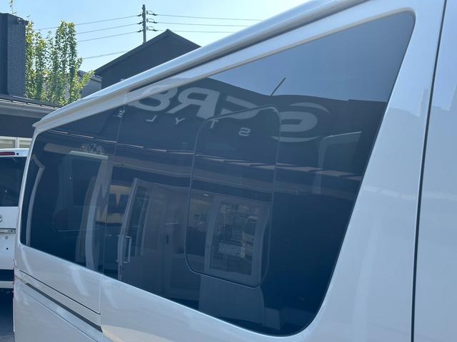 ハイエースバン スーパーＧＬ　ダークプライムＩＩ　ローダウン／ベッド／パノラミックビューモニター／デジタルインナーミラー／社外製コンソール／１６インチアルミホイール／カロッツェリアナビ／スライドドア／トヨタセーフティセンス／インナーブラックヘッド（33枚目）