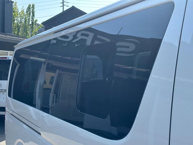 ハイエースバン スーパーＧＬ　ダークプライムＩＩ　ローダウン／ベッド／パノラミックビューモニター／デジタルインナーミラー／社外製コンソール／１６インチアルミホイール／カロッツェリアナビ／スライドドア／トヨタセーフティセンス／インナーブラックヘッド（34枚目）