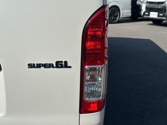 ハイエースバン スーパーＧＬ　ダークプライムＩＩ　ローダウン／ベッド／パノラミックビューモニター／デジタルインナーミラー／社外製コンソール／１６インチアルミホイール／カロッツェリアナビ／スライドドア／トヨタセーフティセンス／インナーブラックヘッド（35枚目）