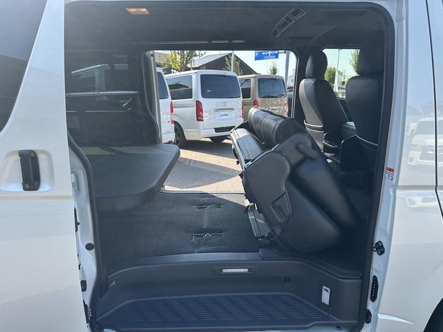 ハイエースバン スーパーＧＬ　ダークプライムＩＩ　ローダウン／ベッド／パノラミックビューモニター／デジタルインナーミラー／社外製コンソール／１６インチアルミホイール／カロッツェリアナビ／スライドドア／トヨタセーフティセンス／インナーブラックヘッド（58枚目）