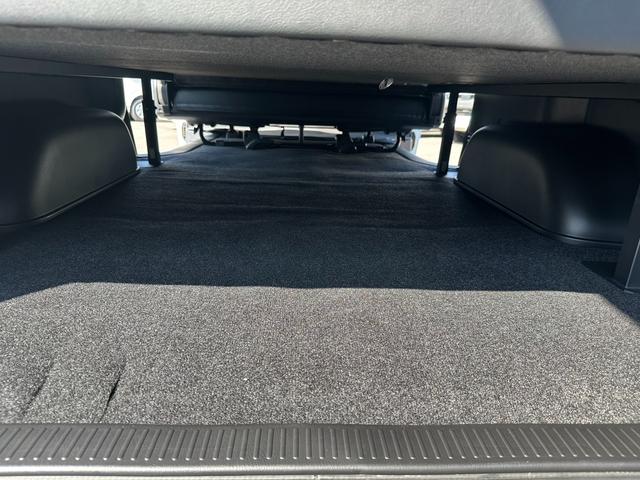 ハイエースバン スーパーＧＬ　ダークプライムＩＩ　ローダウン／ベッド／パノラミックビューモニター／デジタルインナーミラー／社外製コンソール／１６インチアルミホイール／カロッツェリアナビ／スライドドア／トヨタセーフティセンス／インナーブラックヘッド（59枚目）