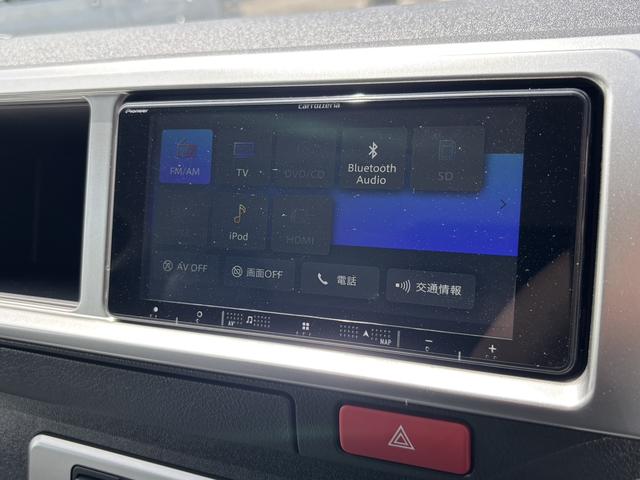 ハイエースワゴン GL 未登録新車/4WD/4列10人乗り/フリップダウンモニター/パワースライドドア/ベッド/シートカバー/床張り/ユーロボンネット/フロントリップ/ファブレス16インチアルミホイール/マッドフラップ(16枚目)