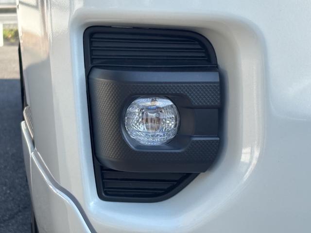 ハイエースワゴン GL 未登録新車/4WD/4列10人乗り/フリップダウンモニター/パワースライドドア/ベッド/シートカバー/床張り/ユーロボンネット/フロントリップ/ファブレス16インチアルミホイール/マッドフラップ(27枚目)