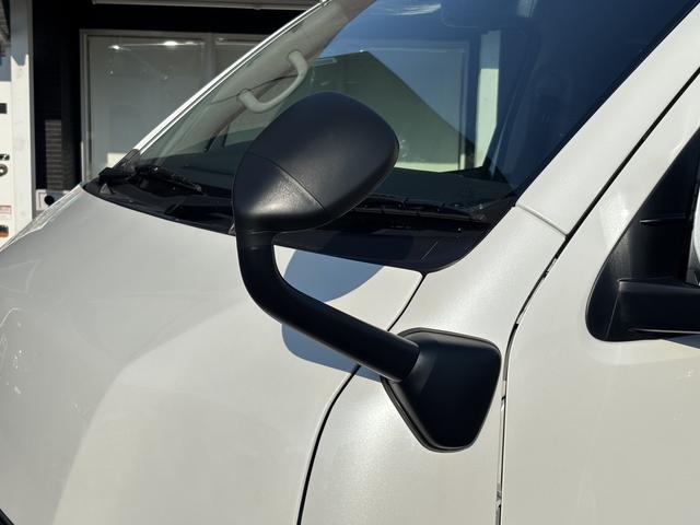ハイエースワゴン GL 未登録新車/4WD/4列10人乗り/フリップダウンモニター/パワースライドドア/ベッド/シートカバー/床張り/ユーロボンネット/フロントリップ/ファブレス16インチアルミホイール/マッドフラップ(31枚目)