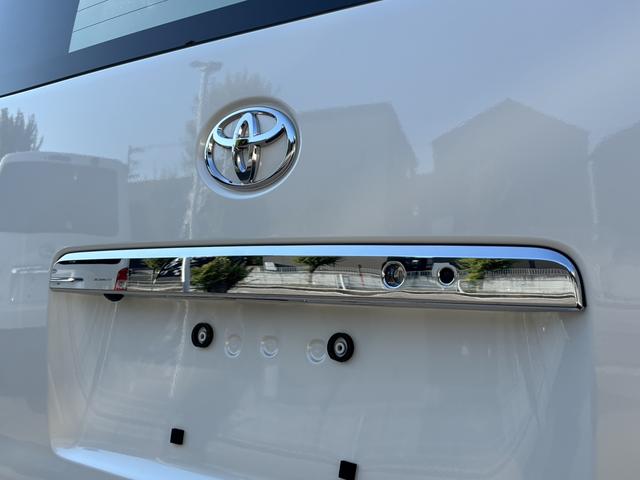 ハイエースワゴン GL 未登録新車/4WD/4列10人乗り/フリップダウンモニター/パワースライドドア/ベッド/シートカバー/床張り/ユーロボンネット/フロントリップ/ファブレス16インチアルミホイール/マッドフラップ(37枚目)