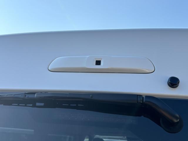 ハイエースワゴン GL 未登録新車/4WD/4列10人乗り/フリップダウンモニター/パワースライドドア/ベッド/シートカバー/床張り/ユーロボンネット/フロントリップ/ファブレス16インチアルミホイール/マッドフラップ(38枚目)