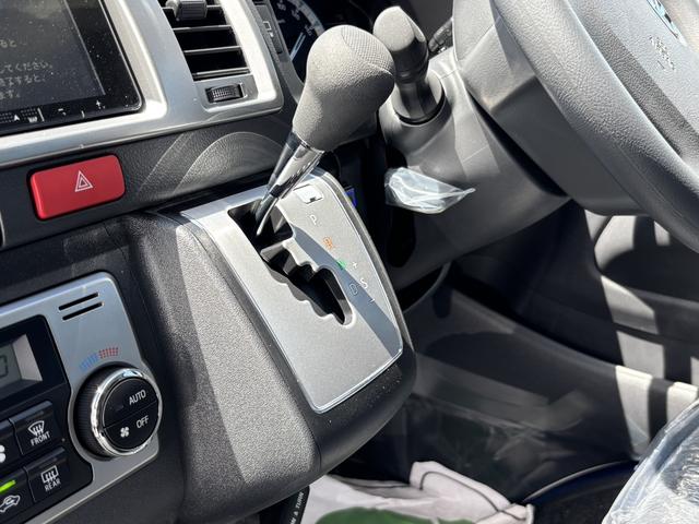 ハイエースワゴン GL 未登録新車/4WD/4列10人乗り/フリップダウンモニター/パワースライドドア/ベッド/シートカバー/床張り/ユーロボンネット/フロントリップ/ファブレス16インチアルミホイール/マッドフラップ(43枚目)