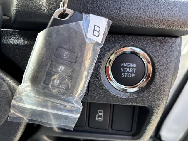 ハイエースワゴン GL 未登録新車/4WD/4列10人乗り/フリップダウンモニター/パワースライドドア/ベッド/シートカバー/床張り/ユーロボンネット/フロントリップ/ファブレス16インチアルミホイール/マッドフラップ(45枚目)