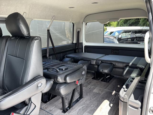 ハイエースワゴン GL 未登録新車/4WD/4列10人乗り/フリップダウンモニター/パワースライドドア/ベッド/シートカバー/床張り/ユーロボンネット/フロントリップ/ファブレス16インチアルミホイール/マッドフラップ(57枚目)