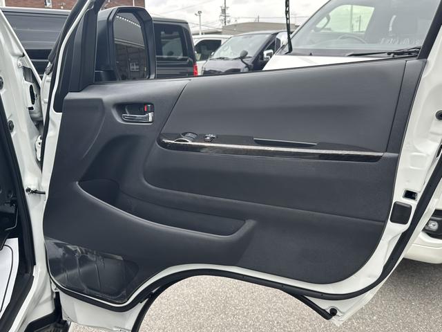 ハイエースバン スーパーGL ダークプライムII GR8ベッドキット/ケンウッドフローティングナビ/パワースライドドア/デジタルインナーミラー/パノラミックビューモニター/助手席エアバッグ/LEDヘッドライト/トヨタセーフティセンス/スマートキー(32枚目)