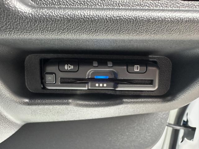 ハイエースバン スーパーGL ダークプライムII GR8ベッドキット/ケンウッドフローティングナビ/パワースライドドア/デジタルインナーミラー/パノラミックビューモニター/助手席エアバッグ/LEDヘッドライト/トヨタセーフティセンス/スマートキー(43枚目)