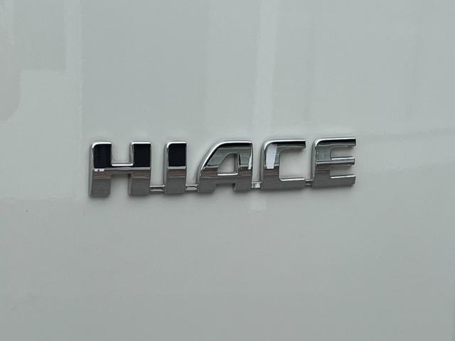 ハイエースバン スーパーGL ダークプライム TRDフロントスポイラー/TRDマッドフラップ/XTREME-J16インチアルミホイール/純正地デジナビ/レザー調シートカバー/ドアポケットアームレスト/助手席エアバッグ/LEDヘッドライト(38枚目)