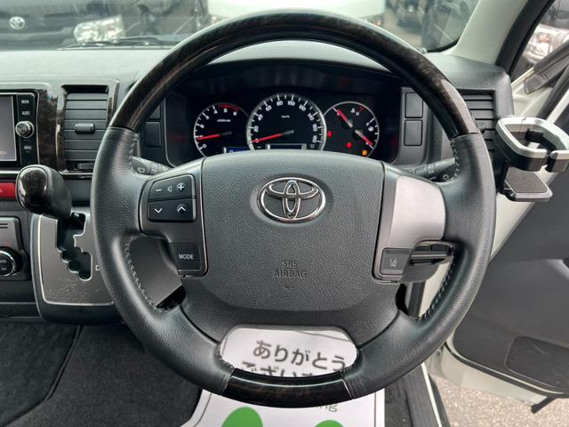 ハイエースバン スーパーGL ダークプライム TRDフロントスポイラー/TRDマッドフラップ/XTREME-J16インチアルミホイール/純正地デジナビ/レザー調シートカバー/ドアポケットアームレスト/助手席エアバッグ/LEDヘッドライト(43枚目)