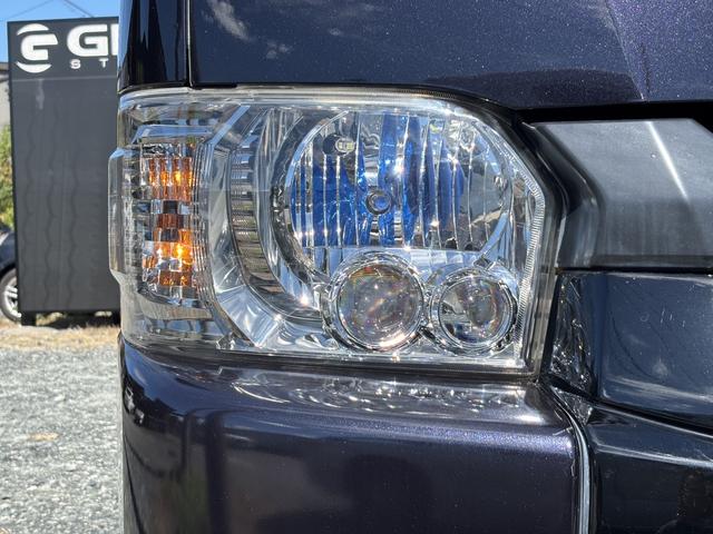 ハイエースバン ワイドスーパーＧＬ　ダークプライム　ローダウン／ＷＡＬＤエアロキット／ＷＡＬＤ１７インチアルミホイール／ＡＬＰＩＮＥナビ／小窓付きスライドドア／ベッドキット／カーゴマット／ドアミラーウインカー／オーバーフェンダー／ルーフスポイラー（27枚目）