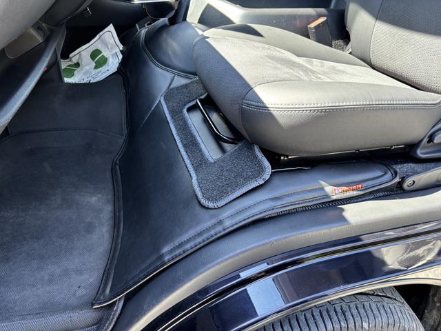 ハイエースバン ワイドスーパーＧＬ　ダークプライム　ローダウン／ＷＡＬＤエアロキット／ＷＡＬＤ１７インチアルミホイール／ＡＬＰＩＮＥナビ／小窓付きスライドドア／ベッドキット／カーゴマット／ドアミラーウインカー／オーバーフェンダー／ルーフスポイラー（46枚目）