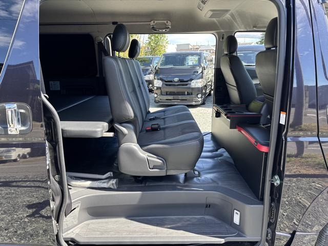 ハイエースバン ワイドスーパーＧＬ　ダークプライム　ローダウン／ＷＡＬＤエアロキット／ＷＡＬＤ１７インチアルミホイール／ＡＬＰＩＮＥナビ／小窓付きスライドドア／ベッドキット／カーゴマット／ドアミラーウインカー／オーバーフェンダー／ルーフスポイラー（52枚目）