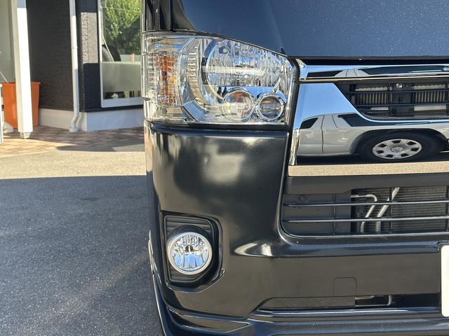 ハイエースバン スーパーGL ダークプライムII ローダウン/フロントスポイラー/リアルーフスポイラー/Dynasty17インチアルミホイール/純正7インチナビ/(14枚目)