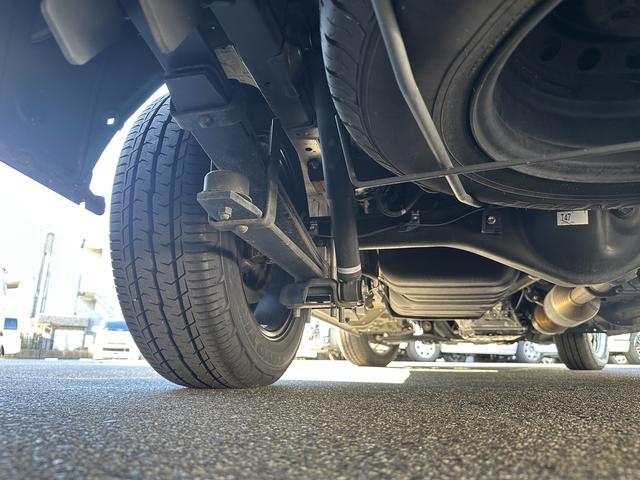 ハイエースバン スーパーGL ダークプライムII ローダウン/フロントスポイラー/リアルーフスポイラー/Dynasty17インチアルミホイール/純正7インチナビ/(25枚目)