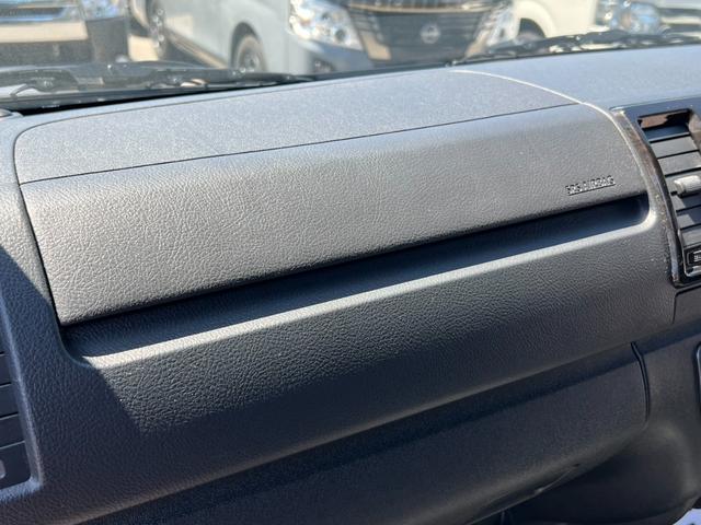 ハイエースバン スーパーGL ダークプライムII ローダウン/フロントスポイラー/リアルーフスポイラー/Dynasty17インチアルミホイール/純正7インチナビ/(49枚目)