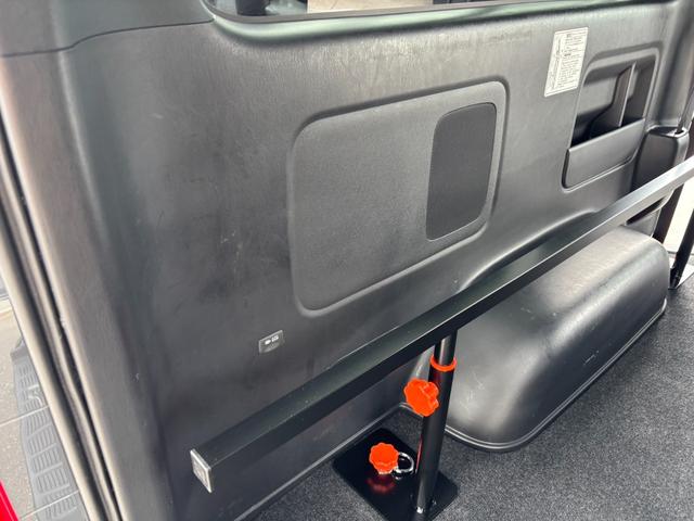 ハイエースバン スーパーGL ダークプライムII 4WD/寒冷地仕様/XTREME-J16インチアルミ/RTタイヤ/ベッドキット/パノラミックビューモニター/(60枚目)