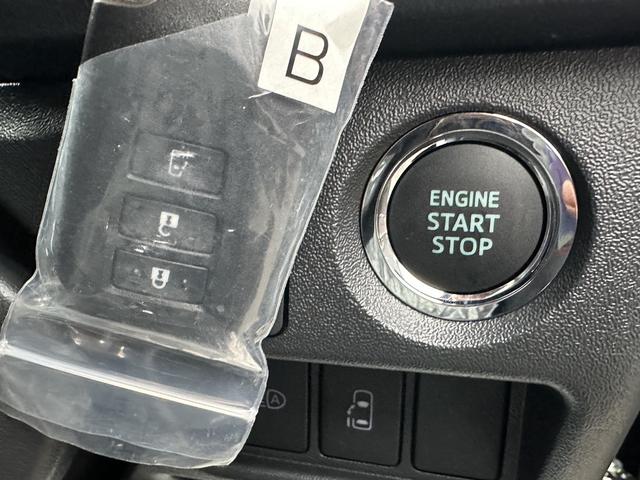 ハイエースワゴン GL 4列10人乗り/アルパインBIGXナビ/パノラミックビューモニター/デジタルインナーミラー/パワースライドドア/LEDヘッドランプ/トヨタセーフティセンス/スマートキー/AC100Vアクセサリー(41枚目)