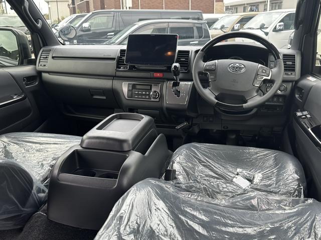 ハイエースバン ロングスーパーＧＬ　ダークプライムＳ　４ＷＤ／アルパインＢＩＧＸナビ／ＧＲ８フロントスポイラー／パワースライドドア／デジタルインナーミラー／パノラミックビューモニタ－／純正１５インチアルミホイール／専用アブソーバー／ＬＥＤヘッドライト（15枚目）