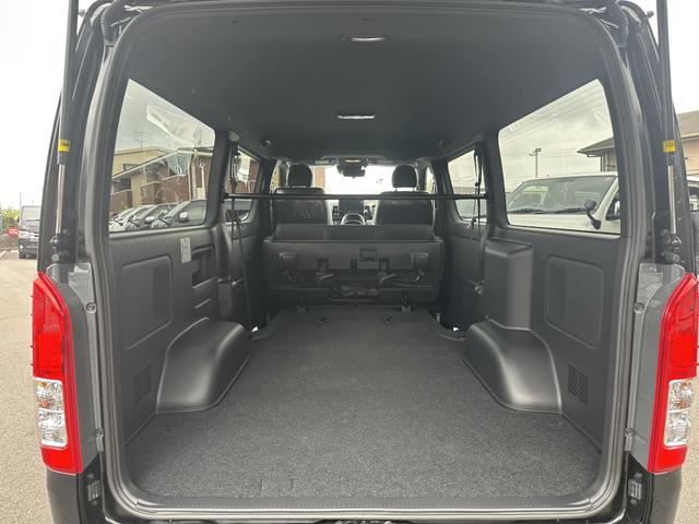 ハイエースバン ロングスーパーＧＬ　ダークプライムＳ　４ＷＤ／アルパインＢＩＧＸナビ／ＧＲ８フロントスポイラー／パワースライドドア／デジタルインナーミラー／パノラミックビューモニタ－／純正１５インチアルミホイール／専用アブソーバー／ＬＥＤヘッドライト（20枚目）