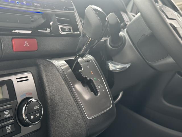 ハイエースバン ロングスーパーＧＬ　ダークプライムＳ　４ＷＤ／アルパインＢＩＧＸナビ／ＧＲ８フロントスポイラー／パワースライドドア／デジタルインナーミラー／パノラミックビューモニタ－／純正１５インチアルミホイール／専用アブソーバー／ＬＥＤヘッドライト（49枚目）