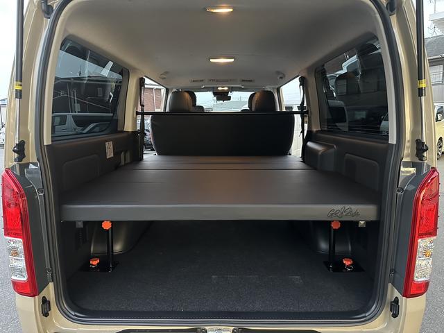 ハイエースバン ロングスーパーＧＬ　アースカラー／ＲＡＹＳアルミホイール／ＢＩＧ－Ｘ／ベッドキット／シートカバー／パノラミック／デジミラ／パワスラ／（20枚目）