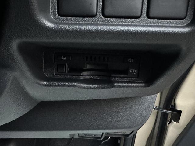 ハイエースバン ロングスーパーＧＬ　アースカラー／ＲＡＹＳアルミホイール／ＢＩＧ－Ｘ／ベッドキット／シートカバー／パノラミック／デジミラ／パワスラ／（40枚目）