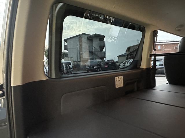 ハイエースバン ロングスーパーＧＬ　アースカラー／ＲＡＹＳアルミホイール／ＢＩＧ－Ｘ／ベッドキット／シートカバー／パノラミック／デジミラ／パワスラ／（55枚目）