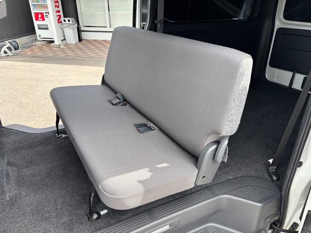ハイエースバン スーパーGL ダークプライムII ローダウン/新品16インチアルミホイール/TRDフロントスポイラー/アルパインBIGXナビ/両側パワースライドドア/デジタルインナーミラー/パノラミックビューモニター/純正リアルーフスポイラー(17枚目)
