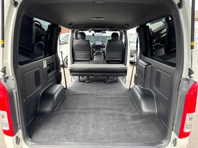 ハイエースバン スーパーGL ダークプライムII ローダウン/新品16インチアルミホイール/TRDフロントスポイラー/アルパインBIGXナビ/両側パワースライドドア/デジタルインナーミラー/パノラミックビューモニター/純正リアルーフスポイラー(20枚目)