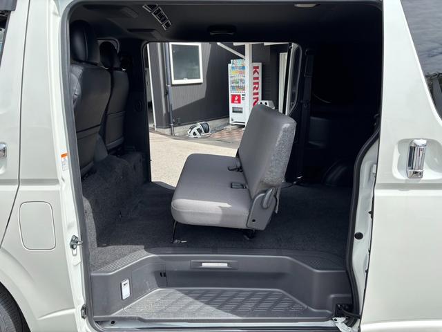 ハイエースバン スーパーGL ダークプライムII ローダウン/新品16インチアルミホイール/TRDフロントスポイラー/アルパインBIGXナビ/両側パワースライドドア/デジタルインナーミラー/パノラミックビューモニター/純正リアルーフスポイラー(53枚目)