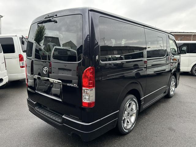 ハイエースバン スーパーGL ダークプライムII モデリスタフルエアロ/ESSEX17インチアルミホイール/ベッドキット/純正7インチ/パノラミックビューモニター/パワースライドドア/デジタルインナーミラー/トヨタセーフティセンス/スマートキー(11枚目)