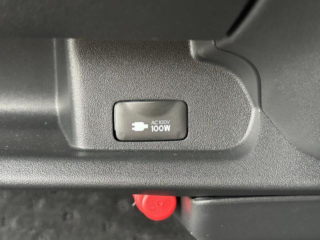 ハイエースバン スーパーGL ダークプライムII モデリスタフルエアロ/ESSEX17インチアルミホイール/ベッドキット/純正7インチ/パノラミックビューモニター/パワースライドドア/デジタルインナーミラー/トヨタセーフティセンス/スマートキー(41枚目)