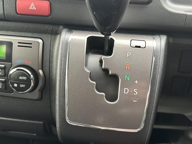 ハイエースバン スーパーGL ダークプライムII モデリスタフルエアロ/ESSEX17インチアルミホイール/ベッドキット/純正7インチ/パノラミックビューモニター/パワースライドドア/デジタルインナーミラー/トヨタセーフティセンス/スマートキー(48枚目)