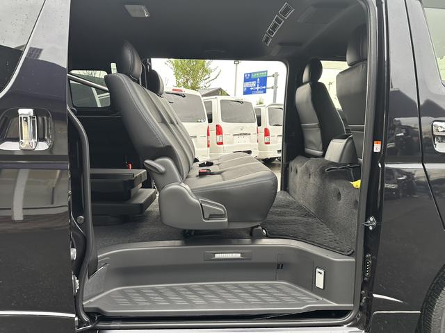 ハイエースバン スーパーGL ダークプライムII モデリスタフルエアロ/ESSEX17インチアルミホイール/ベッドキット/純正7インチ/パノラミックビューモニター/パワースライドドア/デジタルインナーミラー/トヨタセーフティセンス/スマートキー(49枚目)
