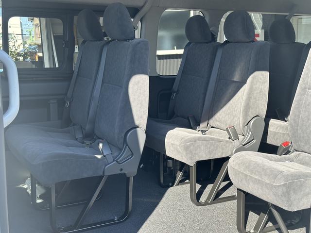 ハイエースワゴン グランドキャビン 登録済未使用車/4WD/4列10人乗り/パワースライドドア/デジタルインナーミラー/パノラミックビューモニター/(2枚目)