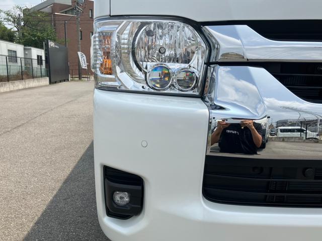 ハイエースワゴン グランドキャビン 登録済未使用車/4WD/4列10人乗り/パワースライドドア/デジタルインナーミラー/パノラミックビューモニター/(13枚目)