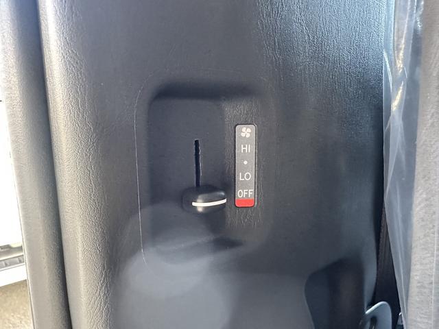 ハイエースワゴン グランドキャビン 登録済未使用車/4WD/4列10人乗り/パワースライドドア/デジタルインナーミラー/パノラミックビューモニター/(49枚目)