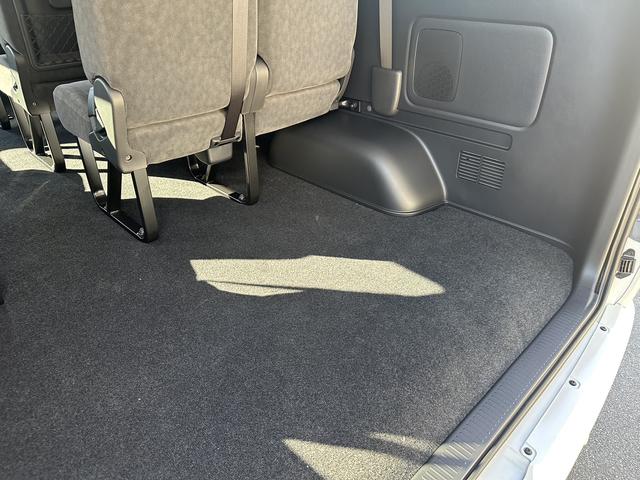 ハイエースワゴン グランドキャビン 登録済未使用車/4WD/4列10人乗り/パワースライドドア/デジタルインナーミラー/パノラミックビューモニター/(54枚目)
