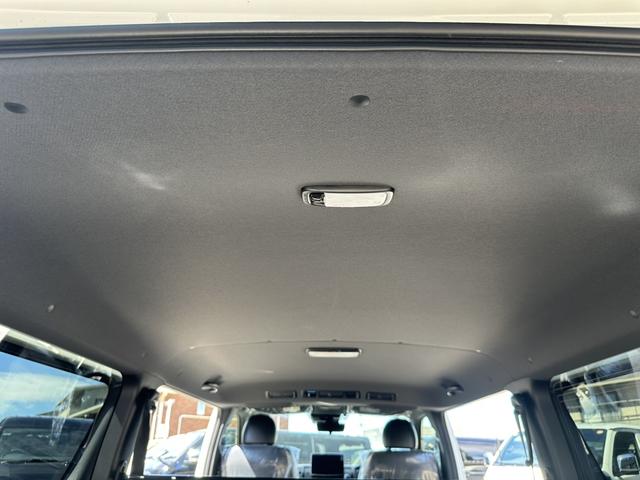 ハイエースバン ロングスーパーGL ダークプライムS 20thアニバーサリー/1.5インチローダウン/GR8エアロ/ESSEX17インチアルミホイール/ディスプレイオーディオ/パワースライドドア/パノラミックビューモニター/デジタルインナーミラー/(52枚目)