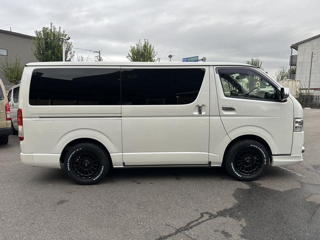 ハイエースバン スーパーGL 50TH アニバーサリーリミテッド 4WD/寒冷地仕様/50thアニバーサリー/16インチアルミホイール/ATタイヤ/カロッツェリア7インチナビ/フロントスポイラー/両側パワースライドドア/助手席エアバッグ/トヨタセーフティセンス(23枚目)