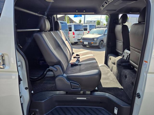 ハイエースバン スーパーGL 50TH アニバーサリーリミテッド 4WD/寒冷地仕様/50thアニバーサリー/16インチアルミホイール/ATタイヤ/カロッツェリア7インチナビ/フロントスポイラー/両側パワースライドドア/助手席エアバッグ/トヨタセーフティセンス(55枚目)