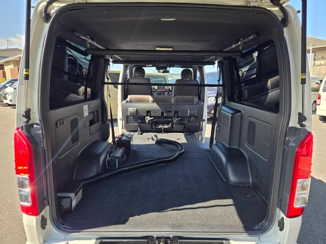 ハイエースバン スーパーGL 50TH アニバーサリーリミテッド 4WD/寒冷地仕様/50thアニバーサリー/16インチアルミホイール/ATタイヤ/カロッツェリア7インチナビ/フロントスポイラー/両側パワースライドドア/助手席エアバッグ/トヨタセーフティセンス(60枚目)