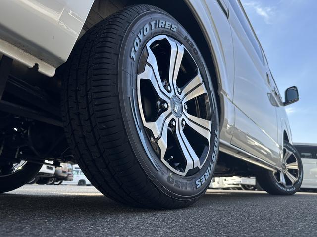 ハイエースバン スーパーGL ダークプライムII BIG-DA/パワスラ/パノラミックビュー/TRDフロントスポイラー/バルベロ17インチアルミホイール/ベッド(26枚目)