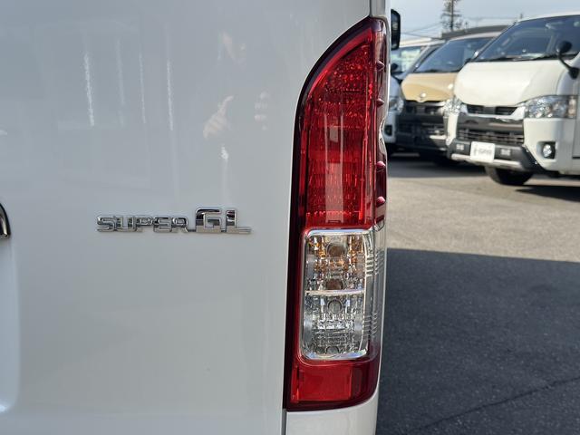 ハイエースバン スーパーGL ダークプライムII BIG-DA/パワスラ/パノラミックビュー/TRDフロントスポイラー/バルベロ17インチアルミホイール/ベッド(35枚目)