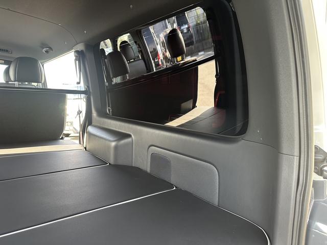 ハイエースバン スーパーGL ダークプライムII BIG-DA/パワスラ/パノラミックビュー/TRDフロントスポイラー/バルベロ17インチアルミホイール/ベッド(56枚目)